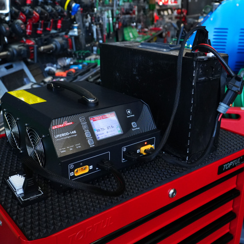 Зарядний пристрій 2-канальний 28А 6-14S LiPo/LiHV 2800Вт 220В Grandinstrument