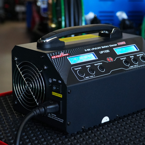 Зарядний пристрій 2-канальний 2x22А 2-6S LiPo/LiHV 1100Вт 220В цена