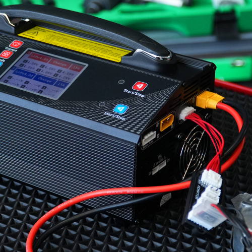 Зарядний пристрій 2-канальний 24В 25А 2-6S LiPo/LiHV 1200Вт 220В в Украине