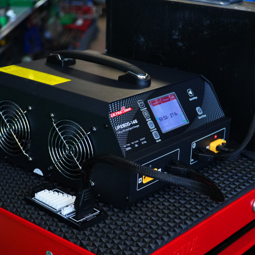 Зарядний пристрій 2-канальний 28А 6-14S LiPo/LiHV 2800Вт 220В в Украине