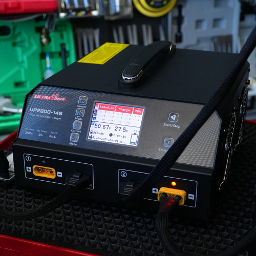 Зарядний пристрій 2-канальний 28А 6-14S LiPo/LiHV 2800Вт 220В в интернет-магазине