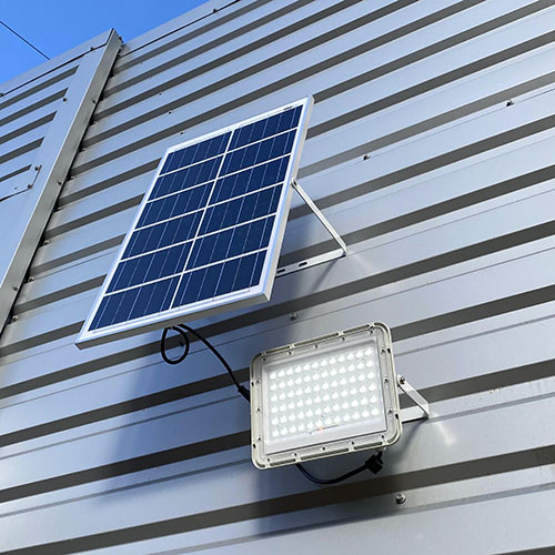 Прожектор светодиодный 60W аккумуляторный (LiFePO4, 10000mAh) с солнечной панелью (6V 15W) заказать